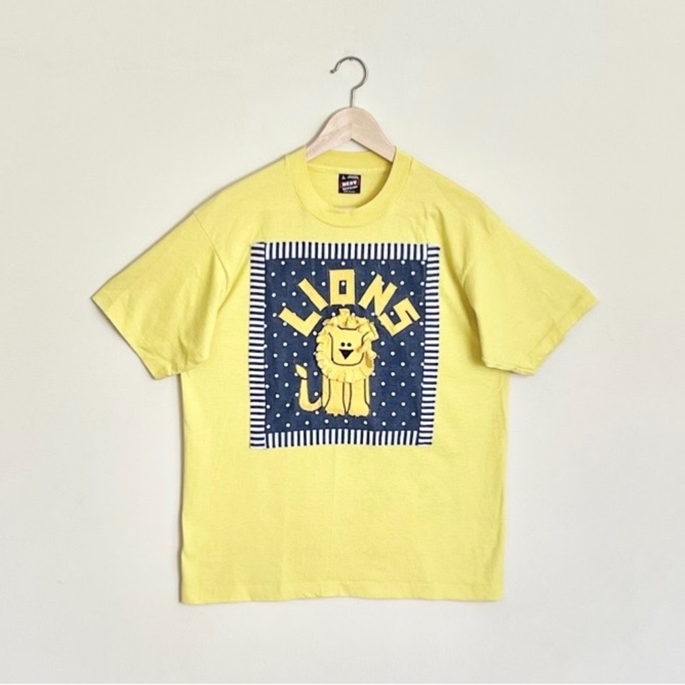 Vintage 90s Lions Embroidered Patch Animal Graphic Yellow T Shirt Adult Large